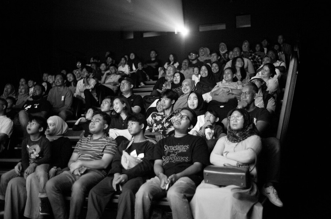 engaged audience listening